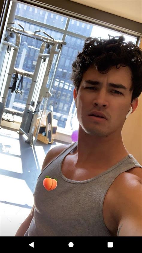 [ Uncensored ] Gavin Leatherwood Naked Penis Pics!